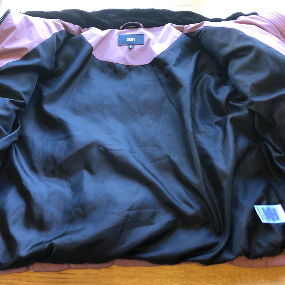 DKNY Oversized Mauve Puffer Jacket Size Medium - Picture 9 of 14